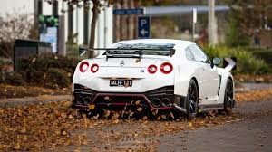 فيديو لسيارة gtr