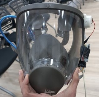 تطوير نموذج أولي لجهاز طبي ذكي قابل للارتداء (Wearable IoT Device).