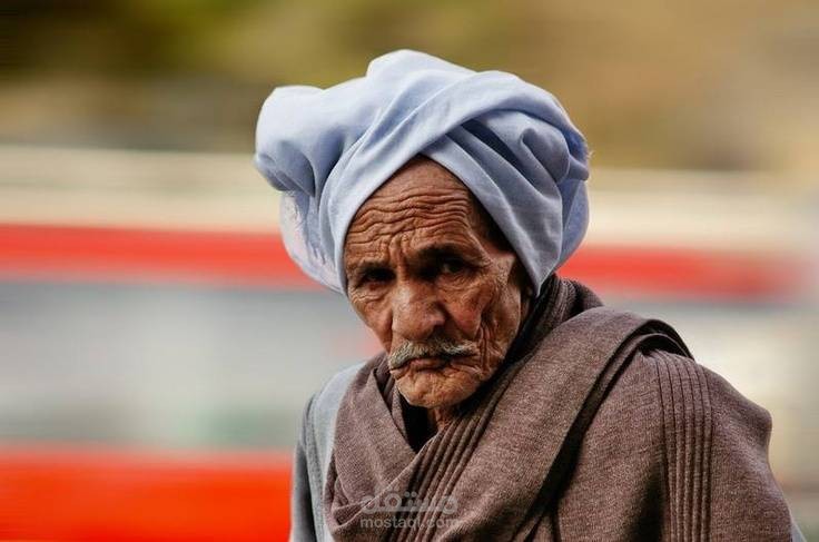 في مصر، الحياة تنتهي بعد الستين: معاناة كبار السن في مصر