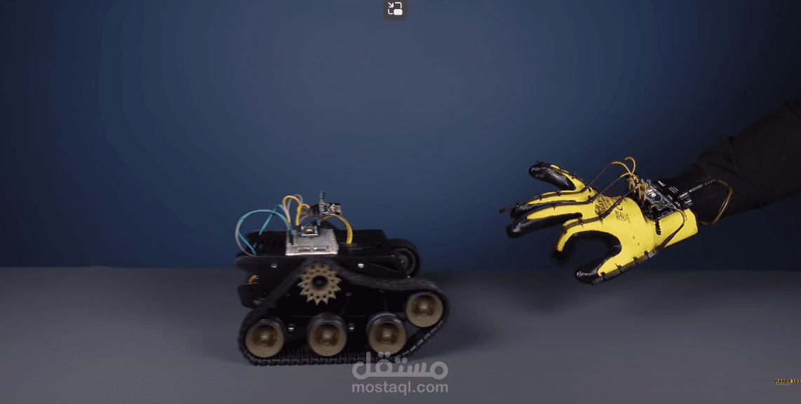 car controlled with hand motion سيارة توجه بحركة اليد