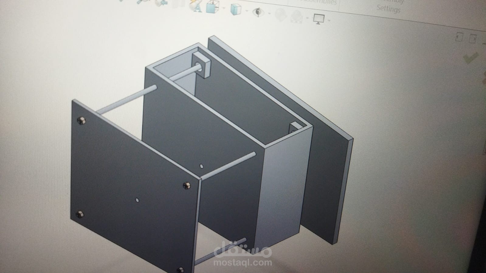 مشروع مصغر ب استخدام solidworks لمصعد