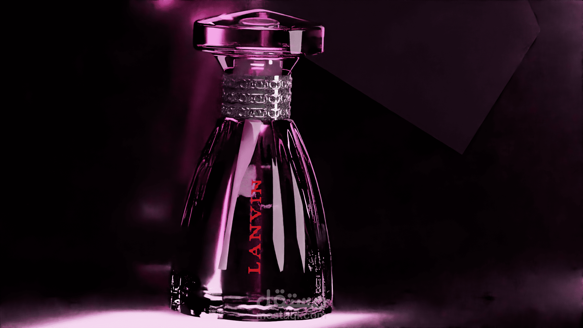 تصميم منتج عطر 3d