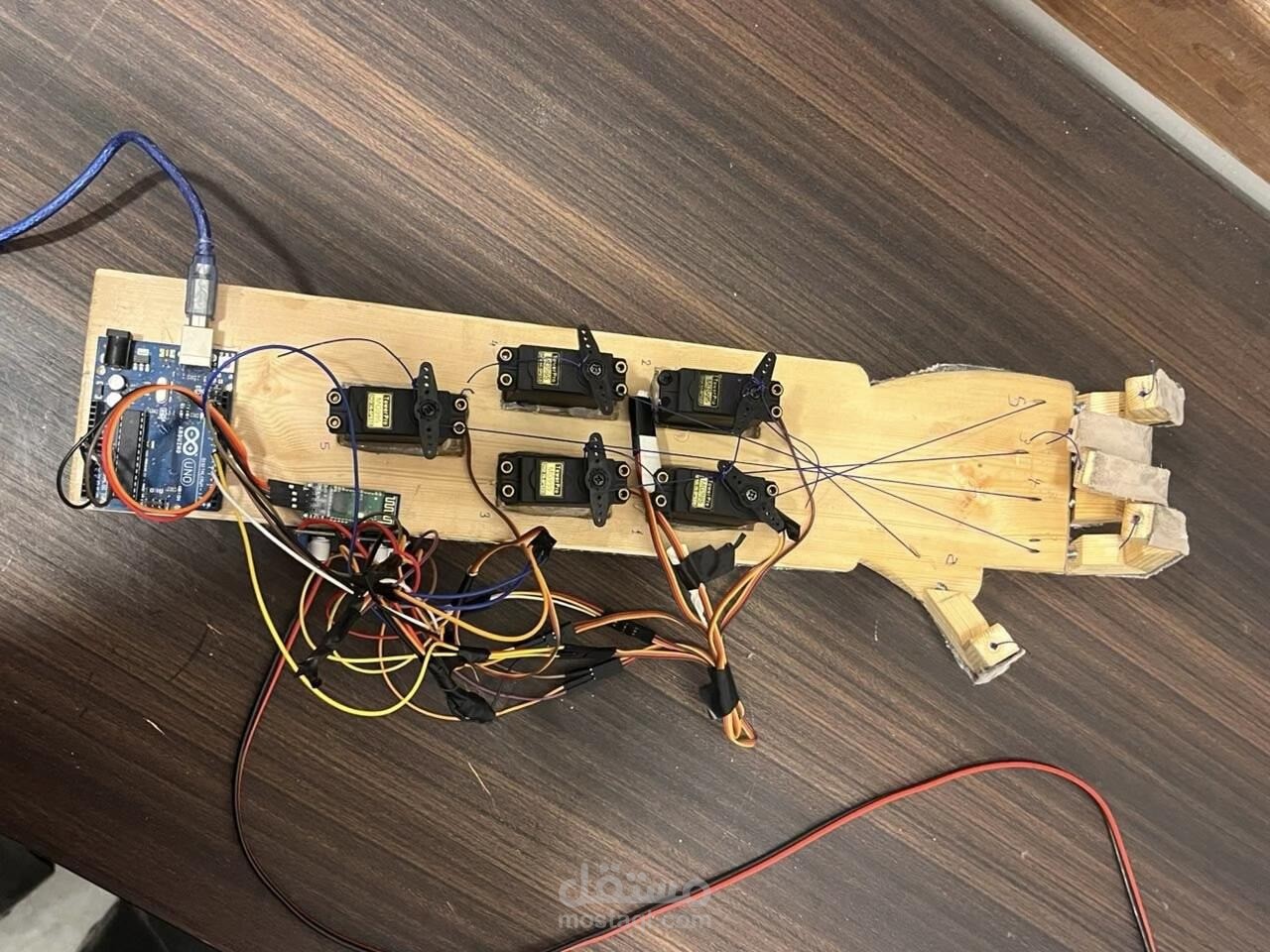Wireless-controlled-robot-hand