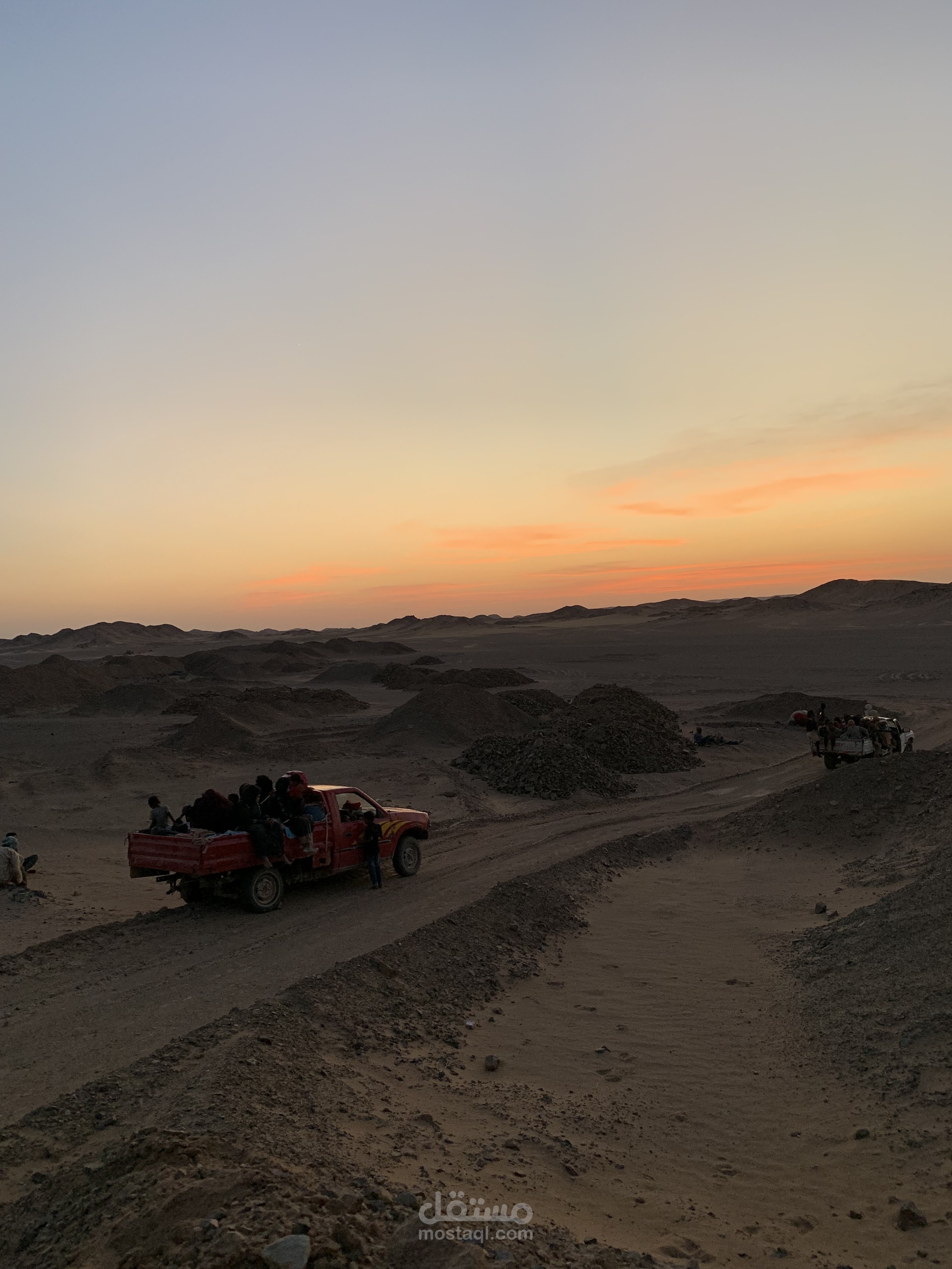 قصة قصيرة بعنوان (الجبل والنمل )