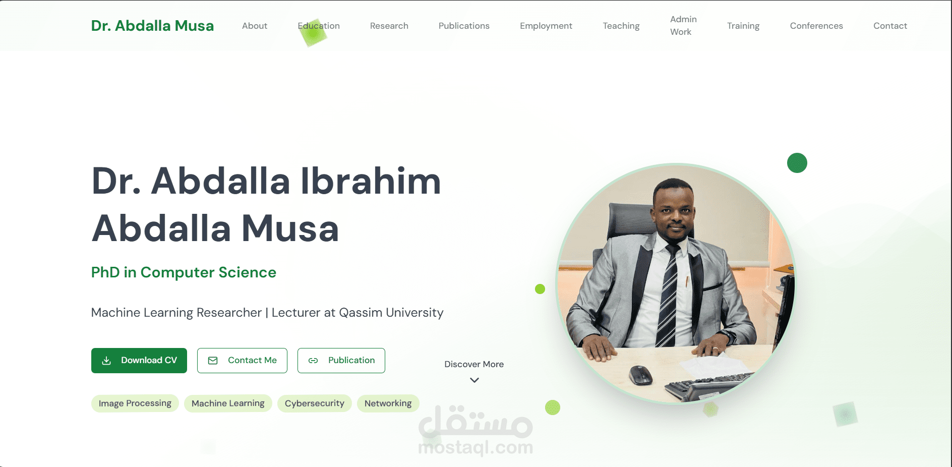 تصميم موقع شخصي أكاديمي لدكتور جامعي