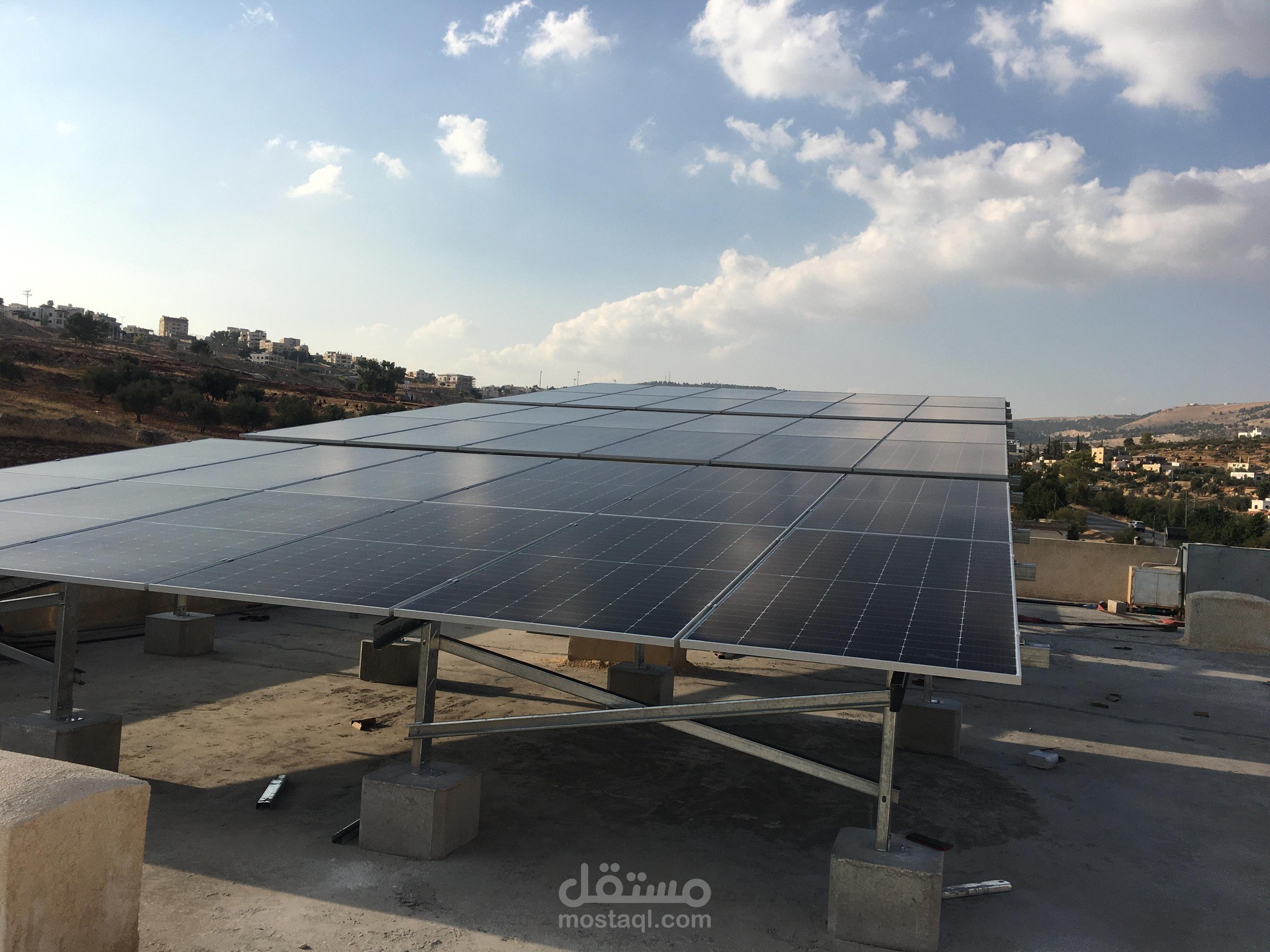 تصميم مخطط نظام طاقة شمسية بقدرة 74.33 KWPباستخدام AutoCAD