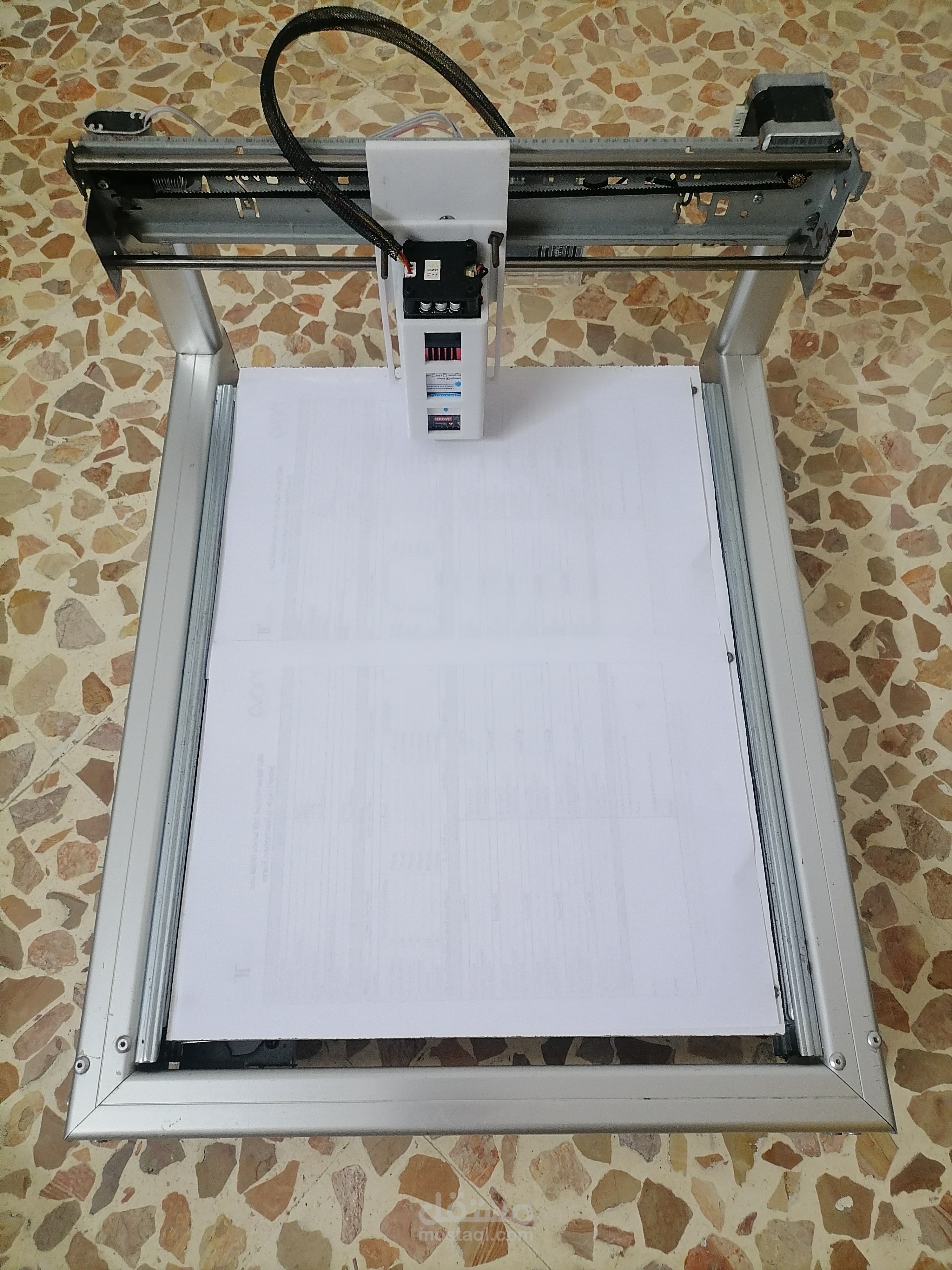 تصميم وتنفيذ آلة حفر بالليزر  cnc
