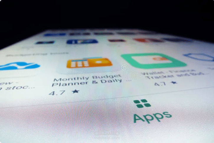 تنظيف وتحليل بيانات متجر Google Play