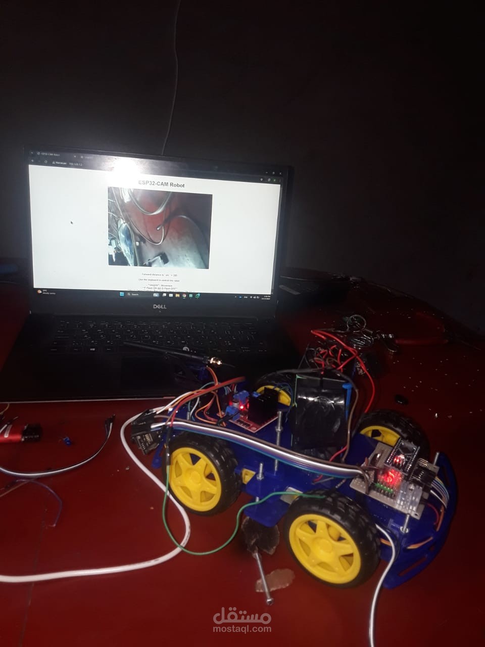 سيارة روبوتية ESP32-CAM مع تحكم ويب