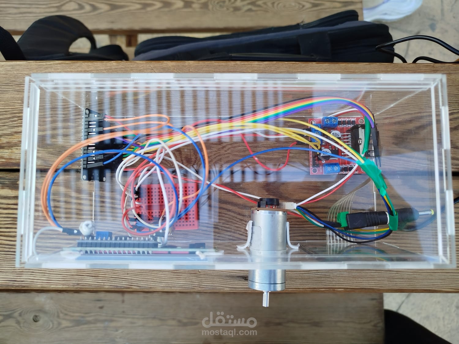 مشروع التحكم الذكي في المحركات (Keypad-Controlled Motor System)