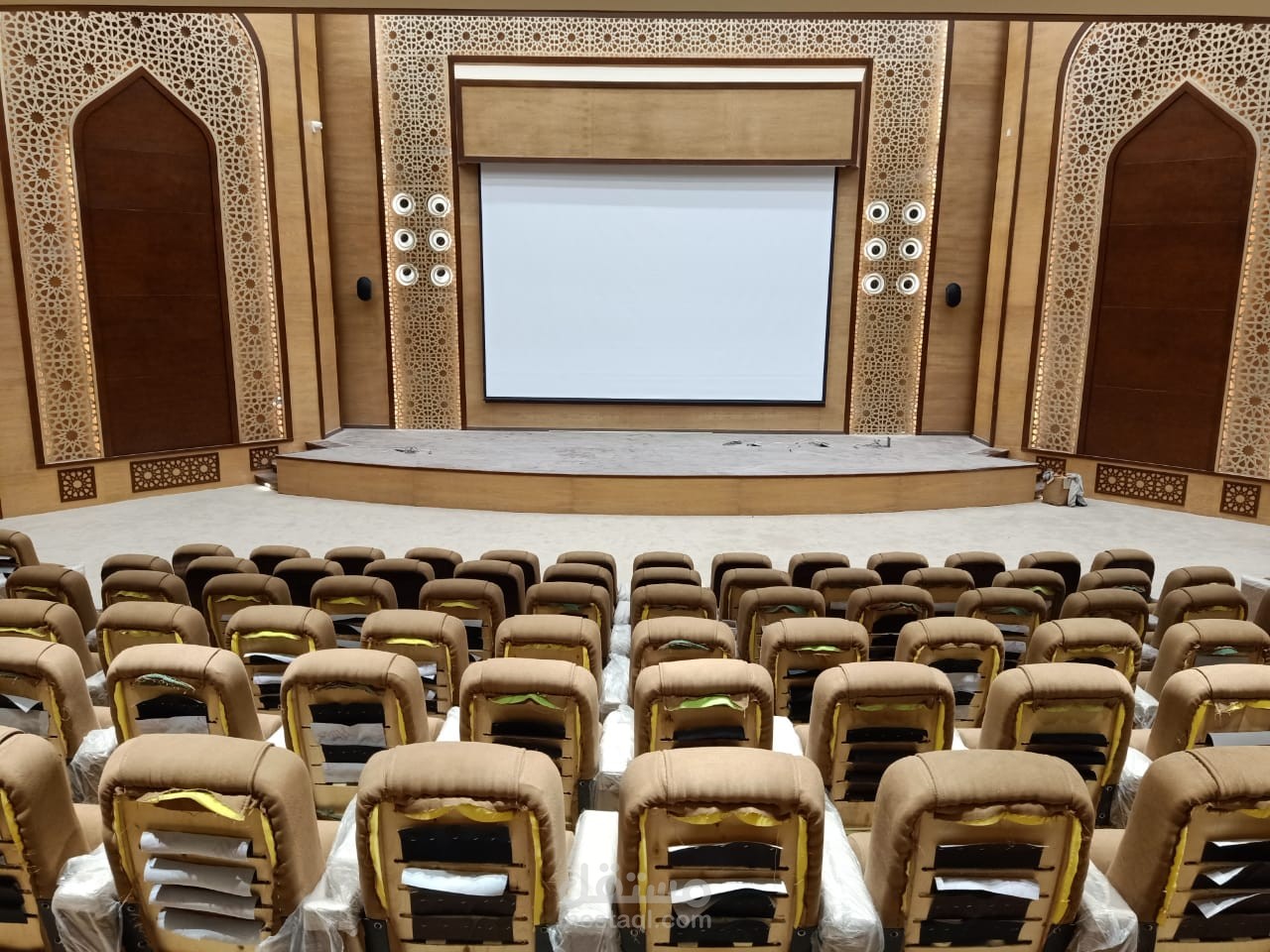 عمل الرسومات التنفيذيةواعتماد  الاعمال الخشبية بمشروع مبني دار الافتاء