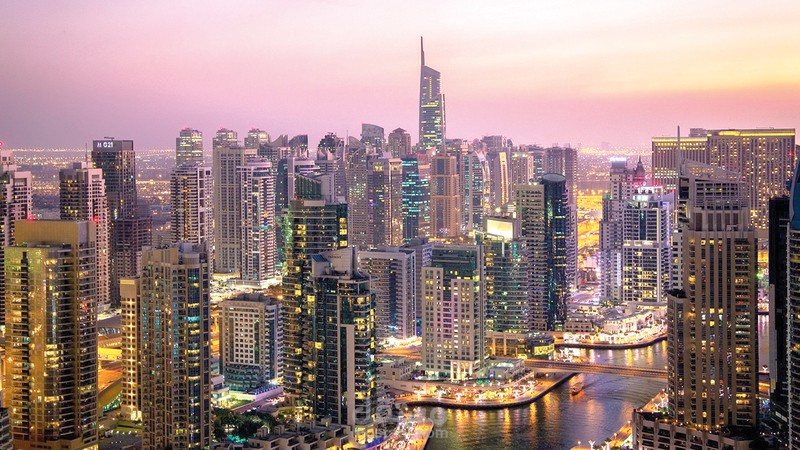 اعلان شركة عقارية بالامارات