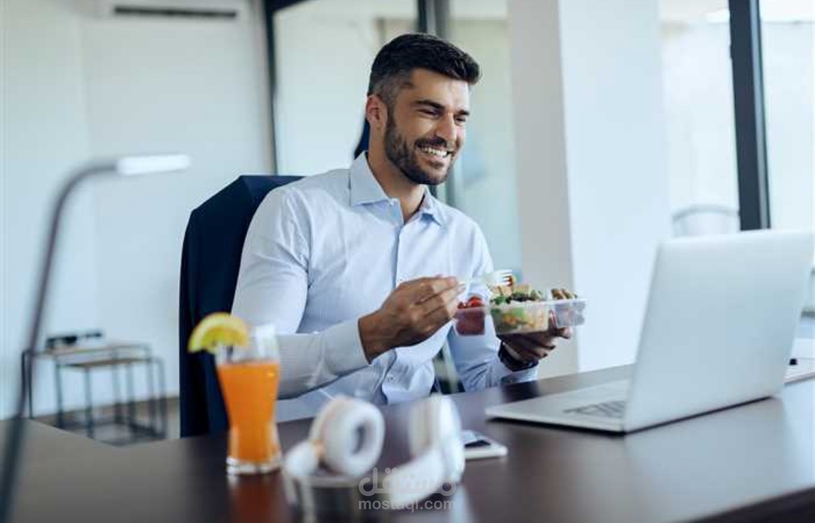 كيف تحافظ على نمط حياة صحي أثناء العمل من المنزل؟