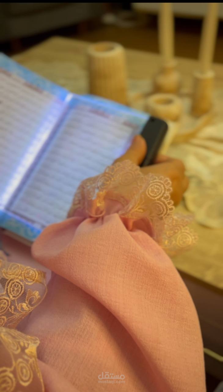 محتوى UGC ترويجي لمنتج لمبة LED محمولة للقراءة الليلية