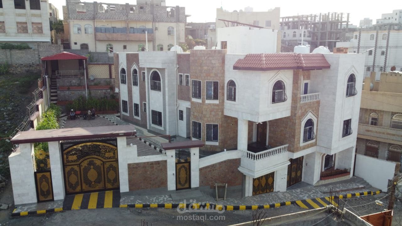 اليمن ، تعز ،لدى مكتب الهادي