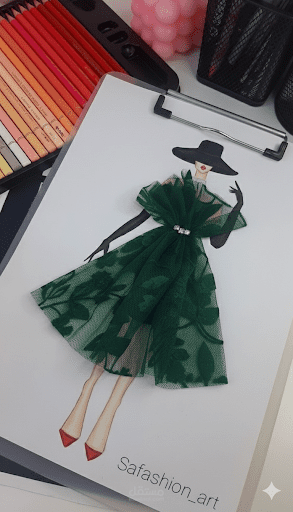 فستان سهرة فاخر بتصميم High-Low (أخضر وذهبي)