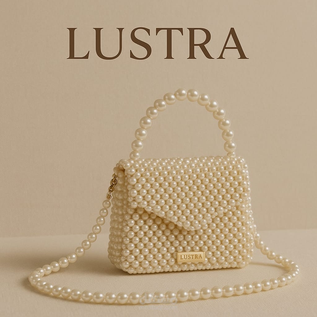 مشروع تصميم إعلاني باستخدام تقنيات CGI بالكامل لعرض شنطة "LUSTRA" الفاخرة المصنوعة من حبيبات اللؤلؤ. تم تنفيذ العمل بأسلوب بصري راقٍ يركز على إبراز تفاصيل الخامات والملمس بطريقة واقعية واحترافية