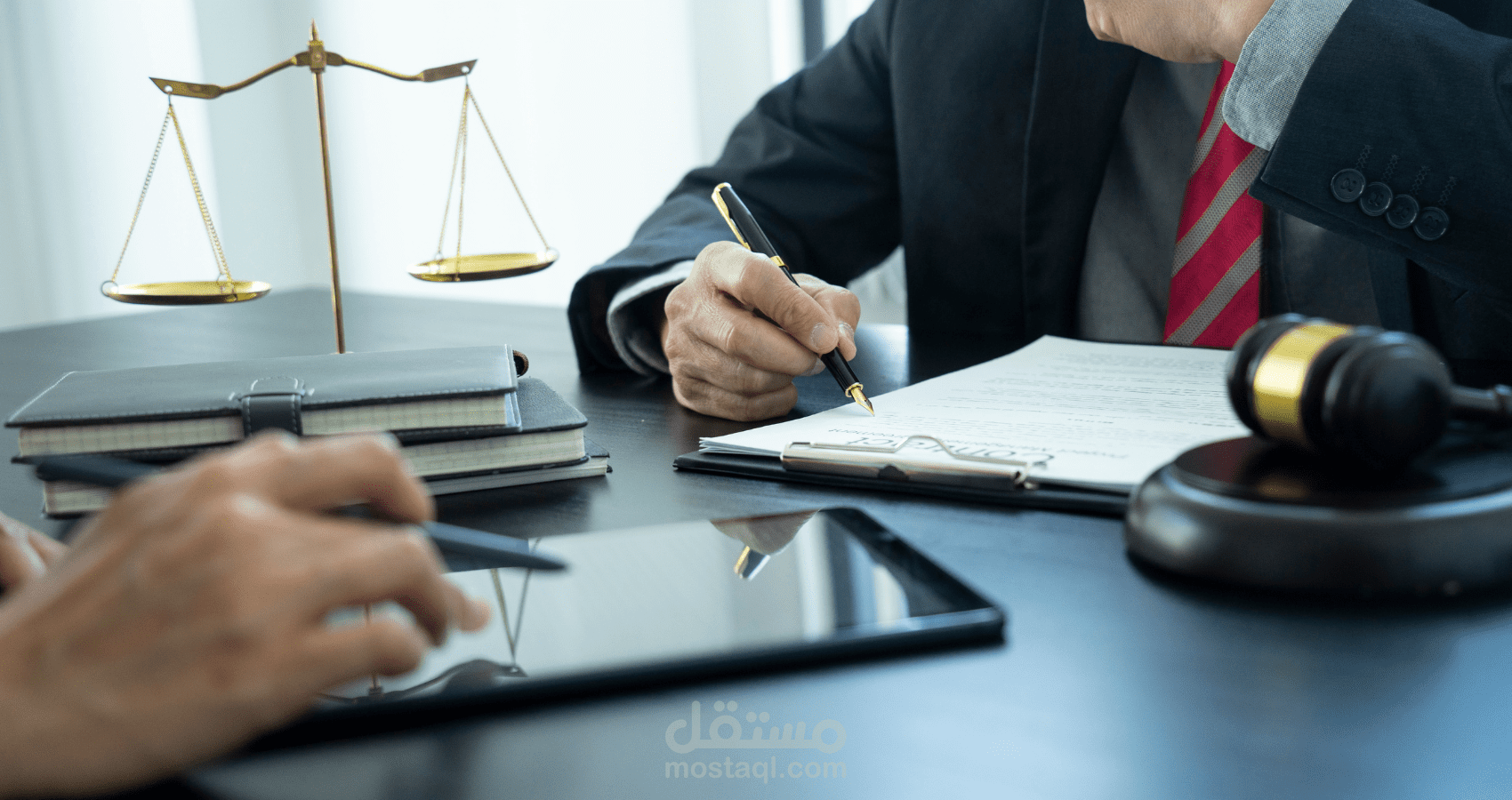 صياغة كافة العقود القانونية وفقاً لأنظمة المملكة العربية السعودية