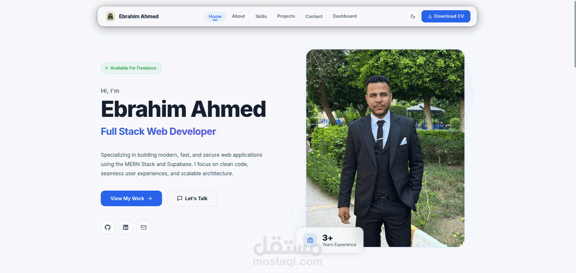 تطوير معرض أعمال شخصي (Portfolio) متكامل بنظام لوحة تحكم (dashboard)