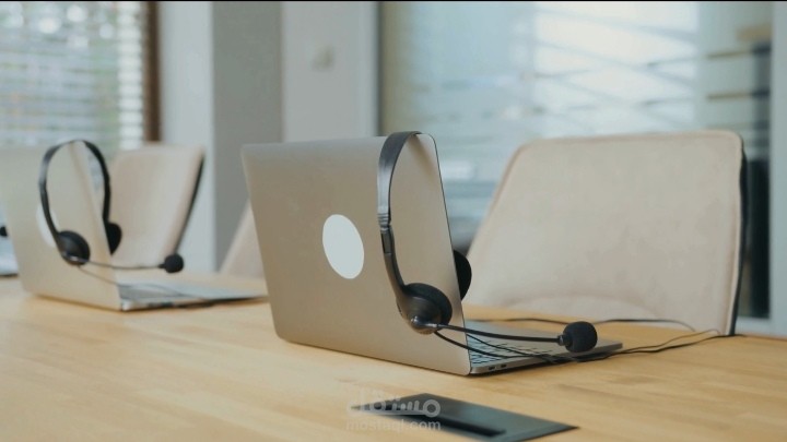 Ivr لإحدي مراكز خدمة اتصال لبنك شهير كبير هام