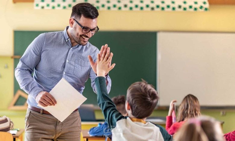 معلم لغة عربية وآدابها والعلوم الإسلامية