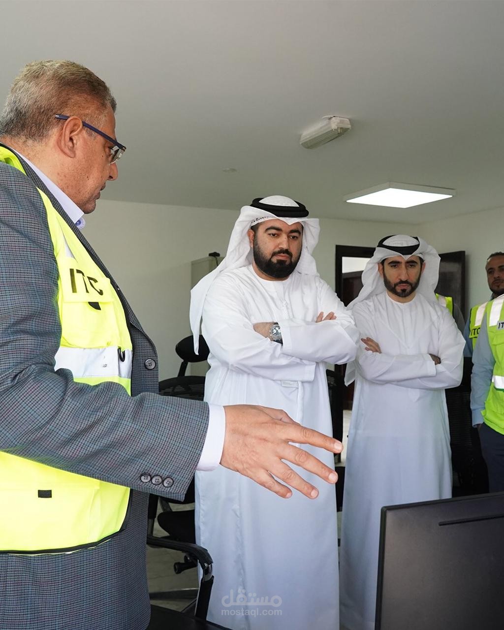 نموذج عمل إدارة وتشغيل مشروع الأوزان المحورية في إمارة أبوظبي