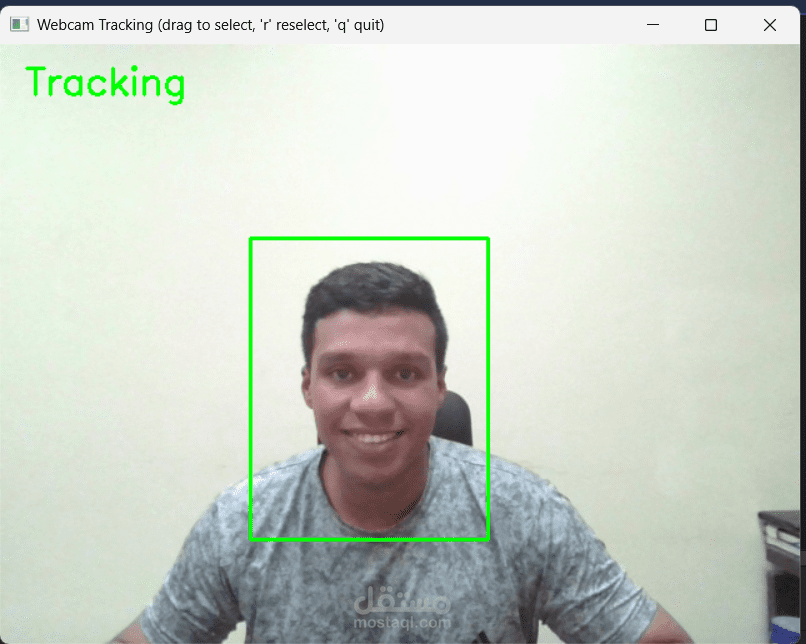 تطبيق تتبّع كائنات من كاميرا الويب باستخدام Python وOpenCV (CSRT/KCF) مع تحديد ROI بالسحب