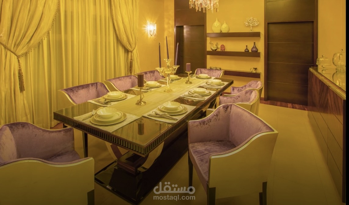 غرفة طعام بطابع ملكي ولمسات درامية فاخره