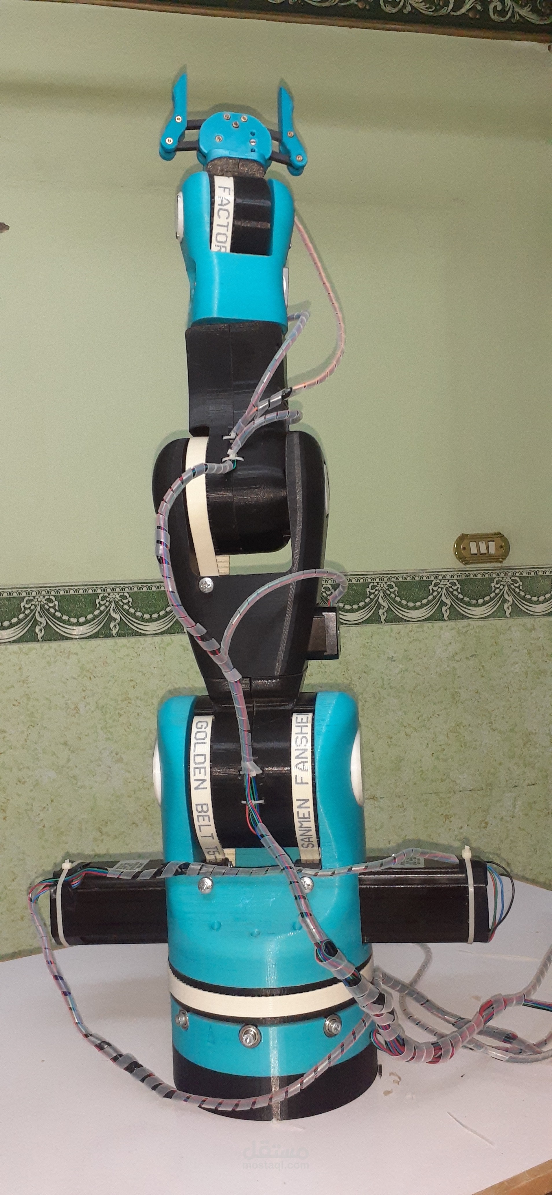 5 D.O.F Industrial Robotic Arm: