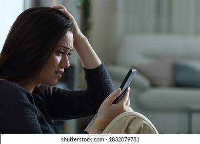 قصص قصيرة مرعىة عبارة عن محادثات Whatsapp