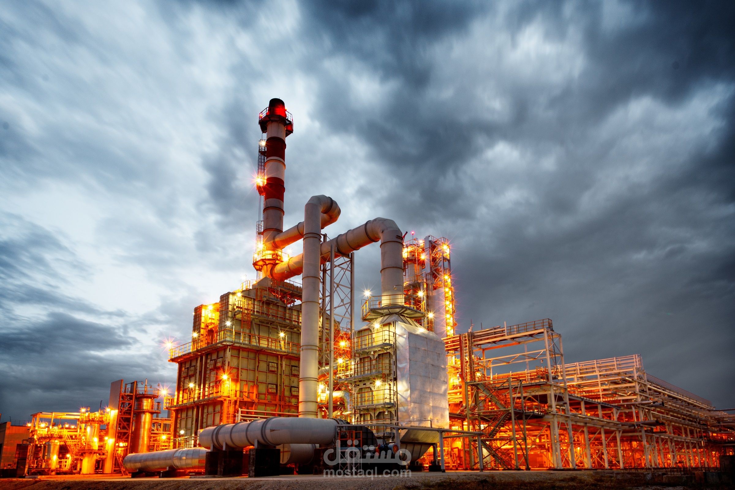 دراسة جدوى لمؤسسة عاملة بالحقل النفطي (جزء بالمرفق)