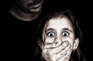 العمل مع حالة طفلة تعرضت لمحاولة اعتداء جنسي