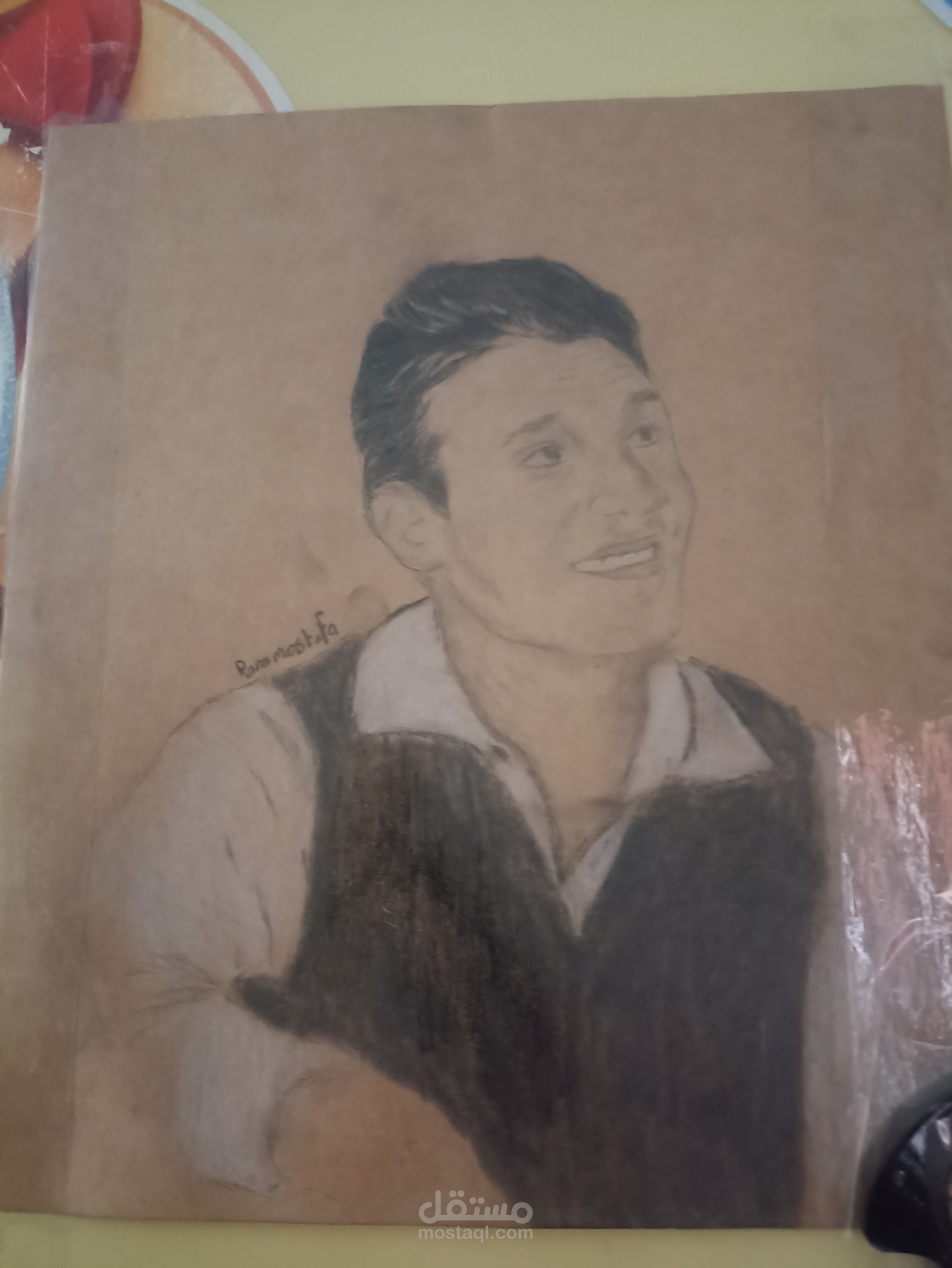 رسم فنان مشهور