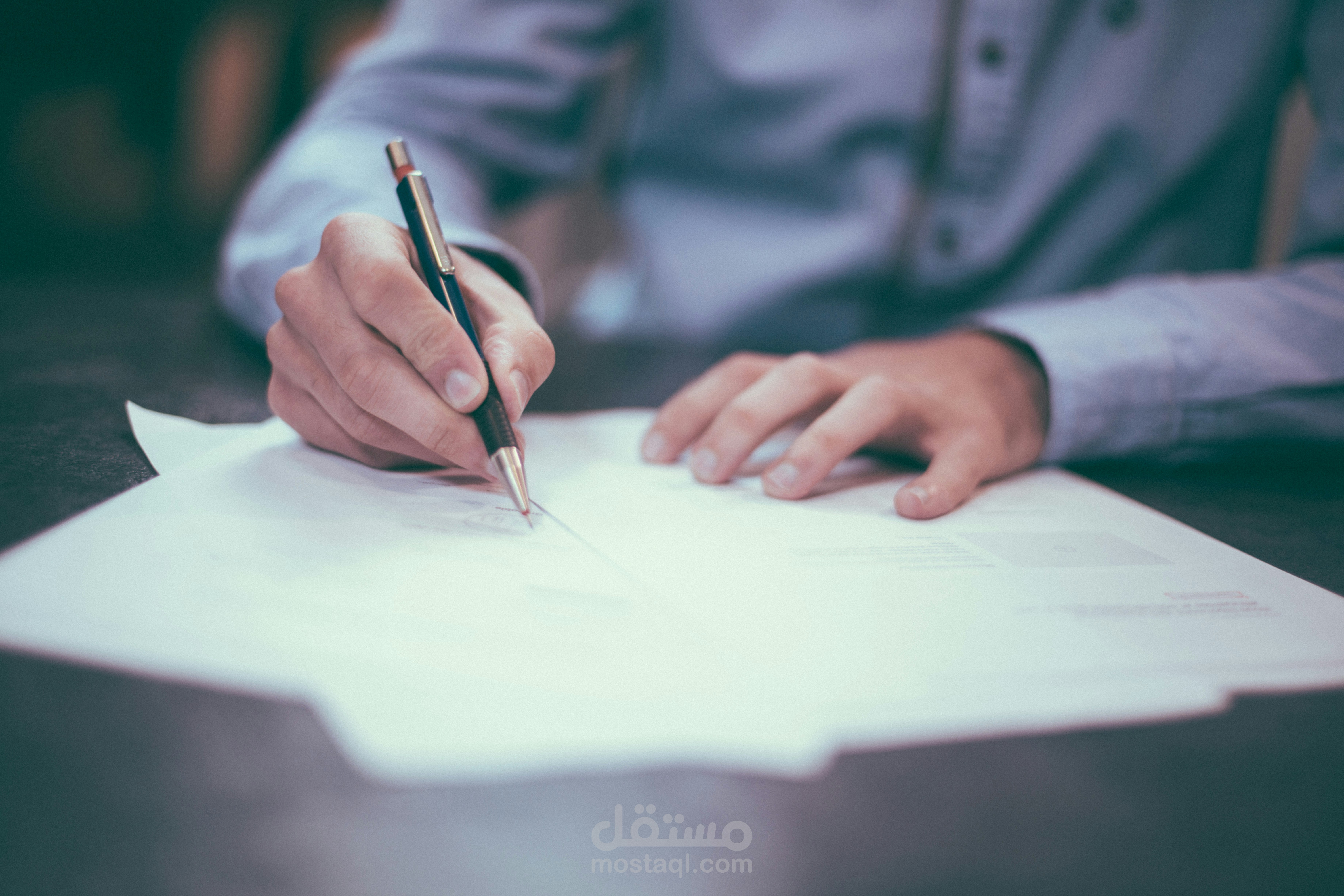 صياغة محضر جمعية عمومية بتصفية شركة وفقا لاحكام القانون الاماراتي باللغتين العربية و الانجليزية