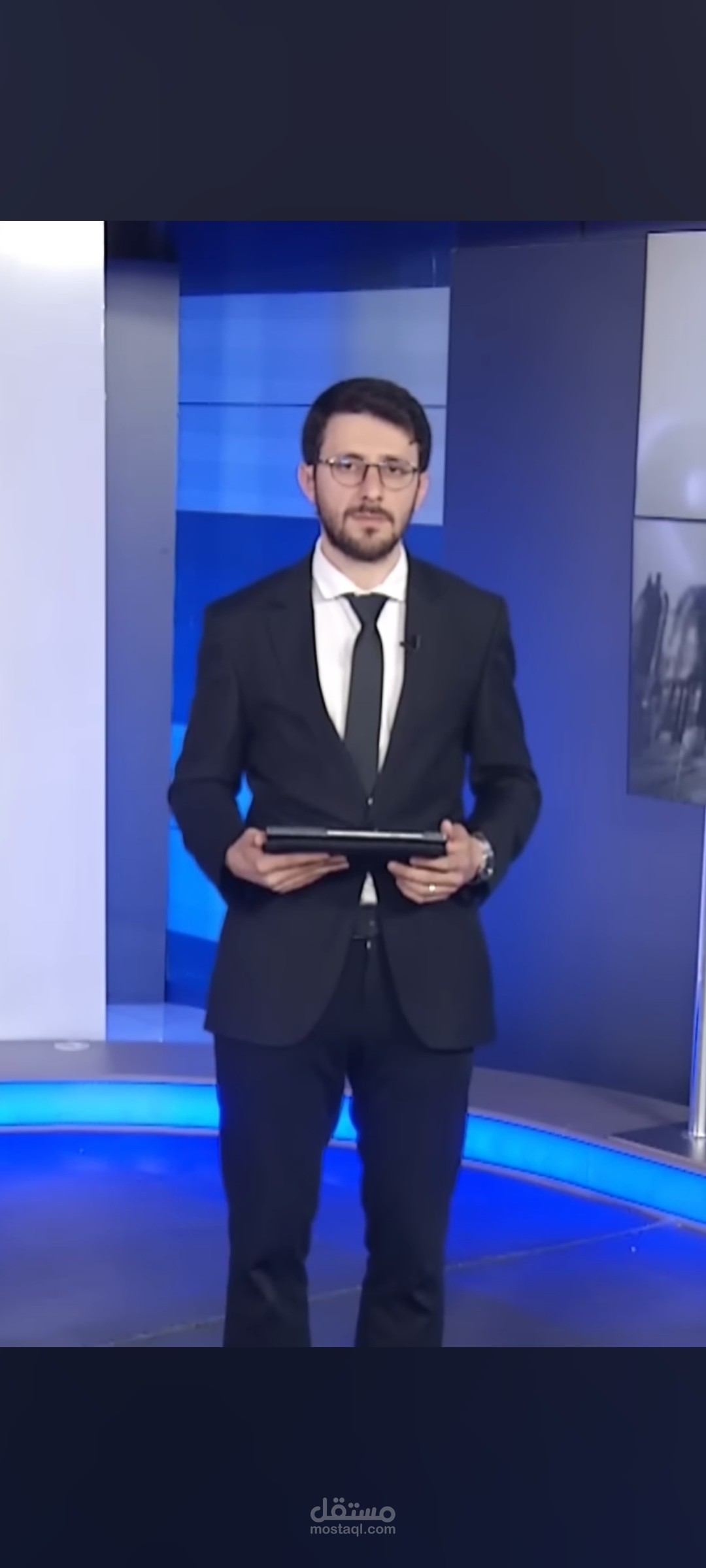 مقدم برنامج تلفزيوني