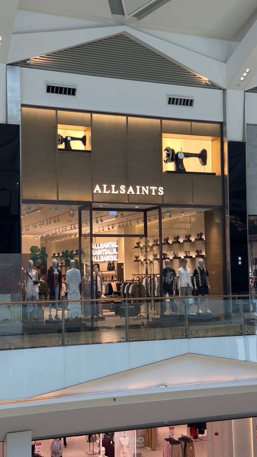 محل اولسينتس للملابس مول الماظه