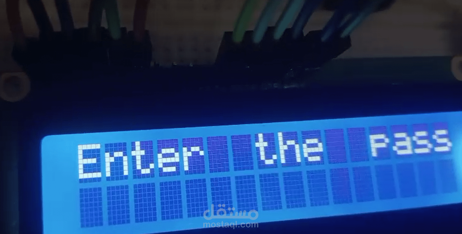 نظام حماية بكلمة مرور باستخدام Arduino ولوحة مفاتيح LCD