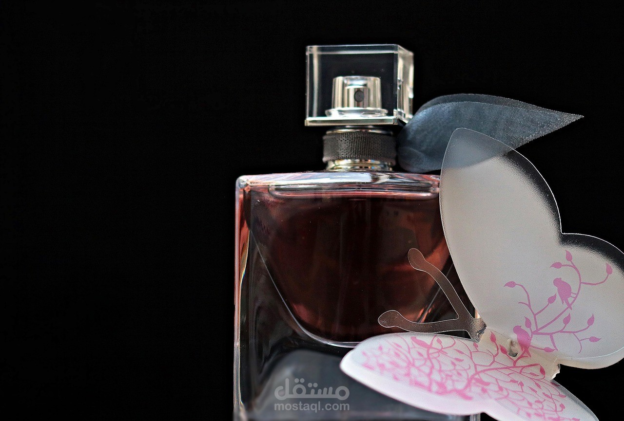 وصف عطر نسائي فاخر
