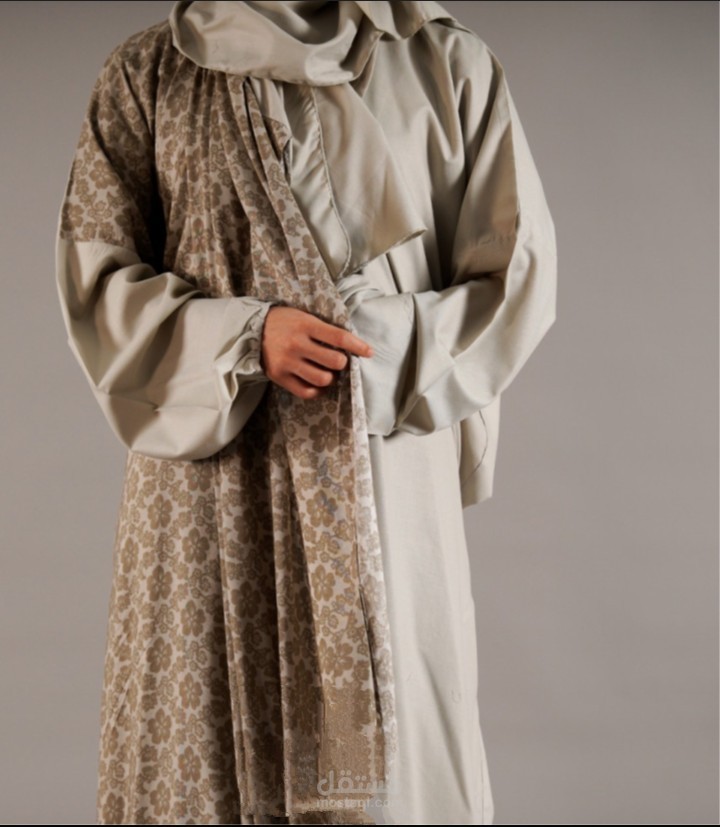 من الخيط الى القداسة: صناعة الأنسجة الدينية في الاسلام و المسيحية