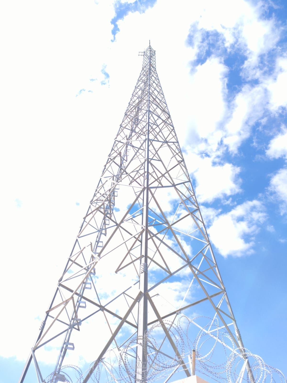 اداره مشاريع انشاء ابراج الاتصالات الاسلكيه (base transceiver Stations)