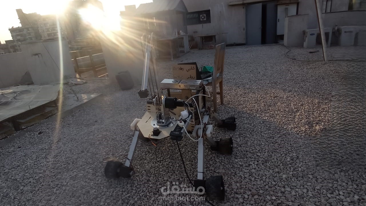 تصميم و تنفيذ روفر استكشاف بست عجلات