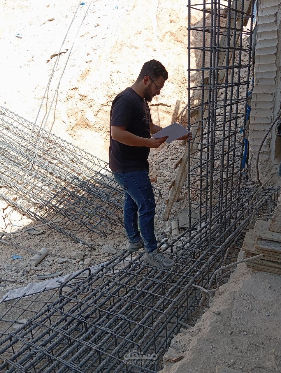 مهندس اشراف على مشاريع البنى التحتية