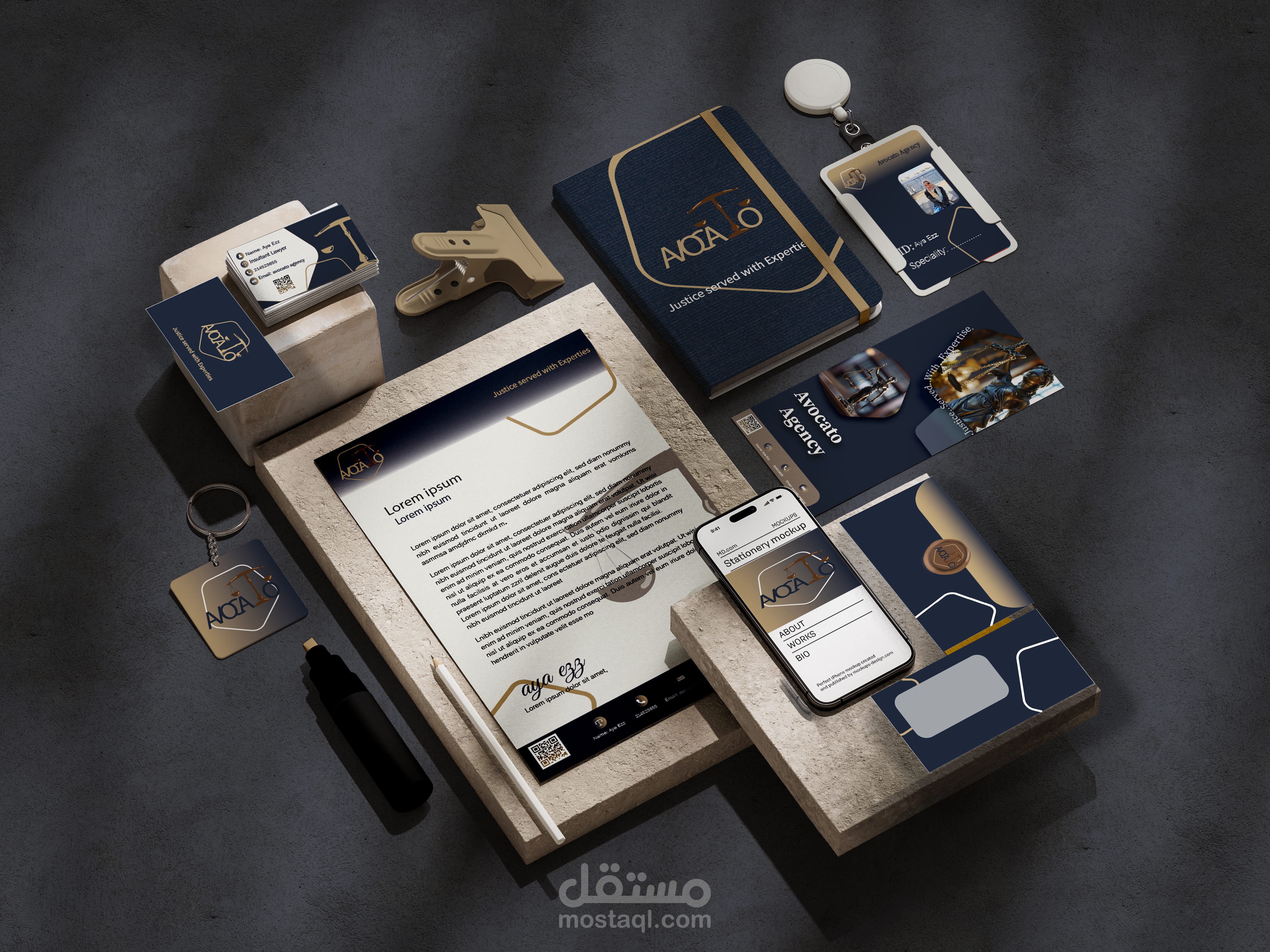 تصميم الهوية البصرية المتكاملة والمطبوعات الورقية (Stationery & Marketing Materials)