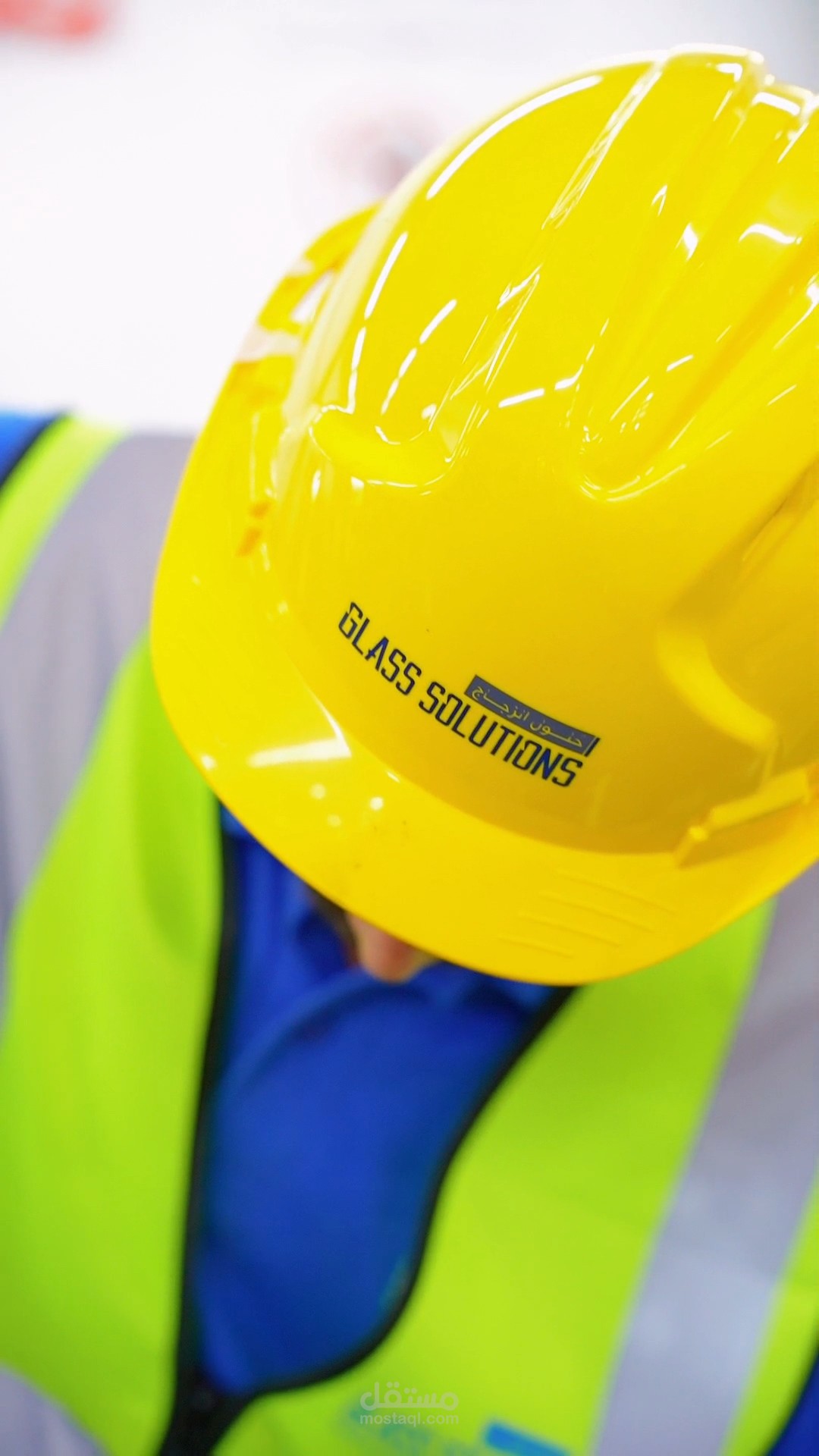 برومو احترافي لمصنع حلول للزجاج – من الفكرة إلى المنتج النهائي