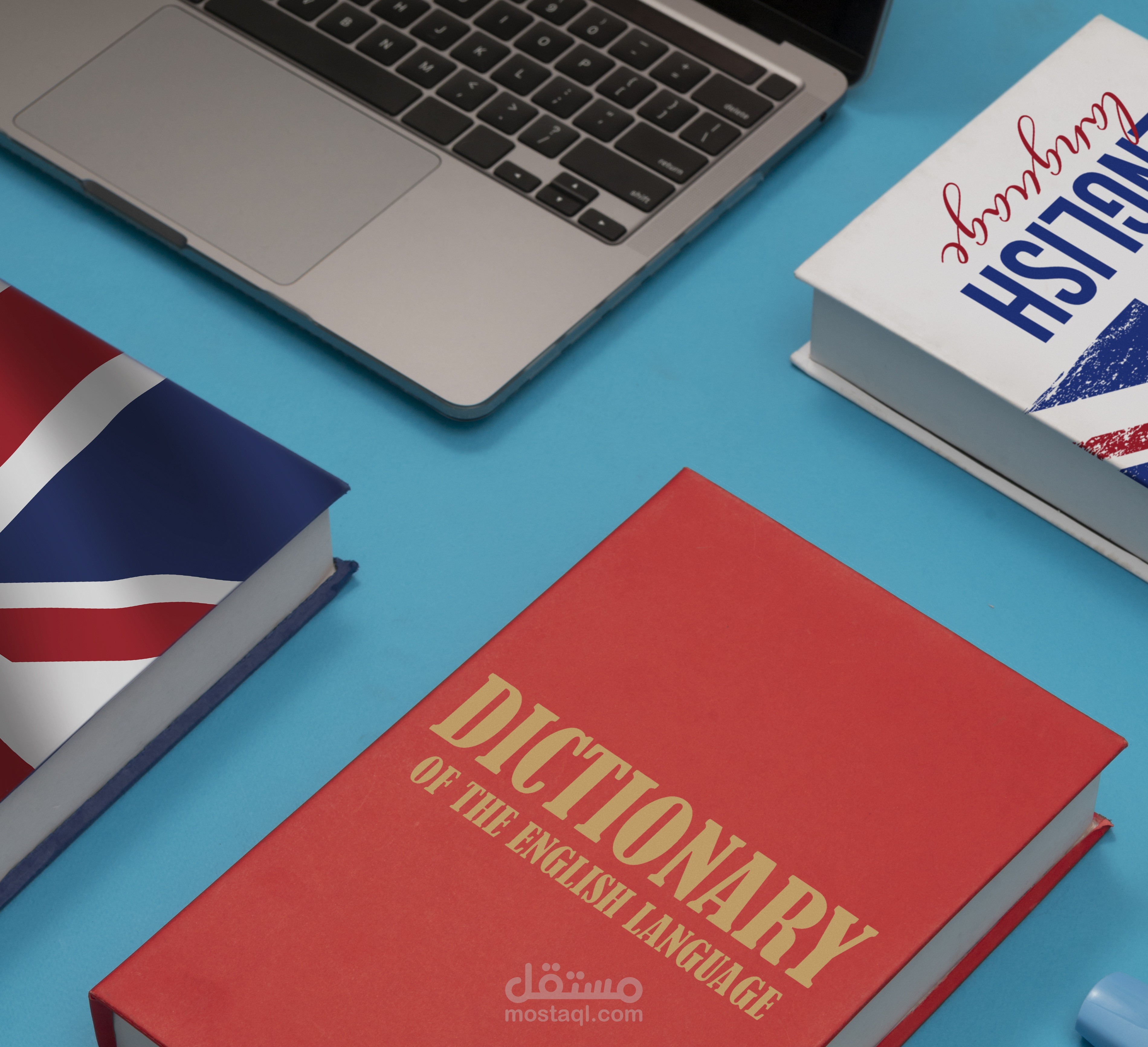 ترجمة مقال إلى الإنجليزية تتكلم عن الاستثمار العقاري لعام 2025