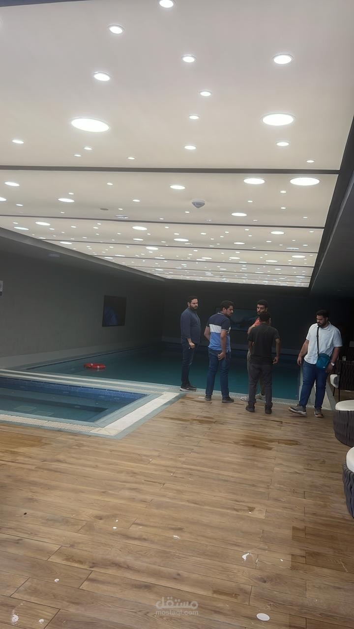 قسم السباحه والجيم بفندق نوفيتيل مكه