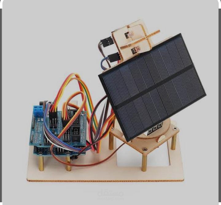 المتعقب الشمسي