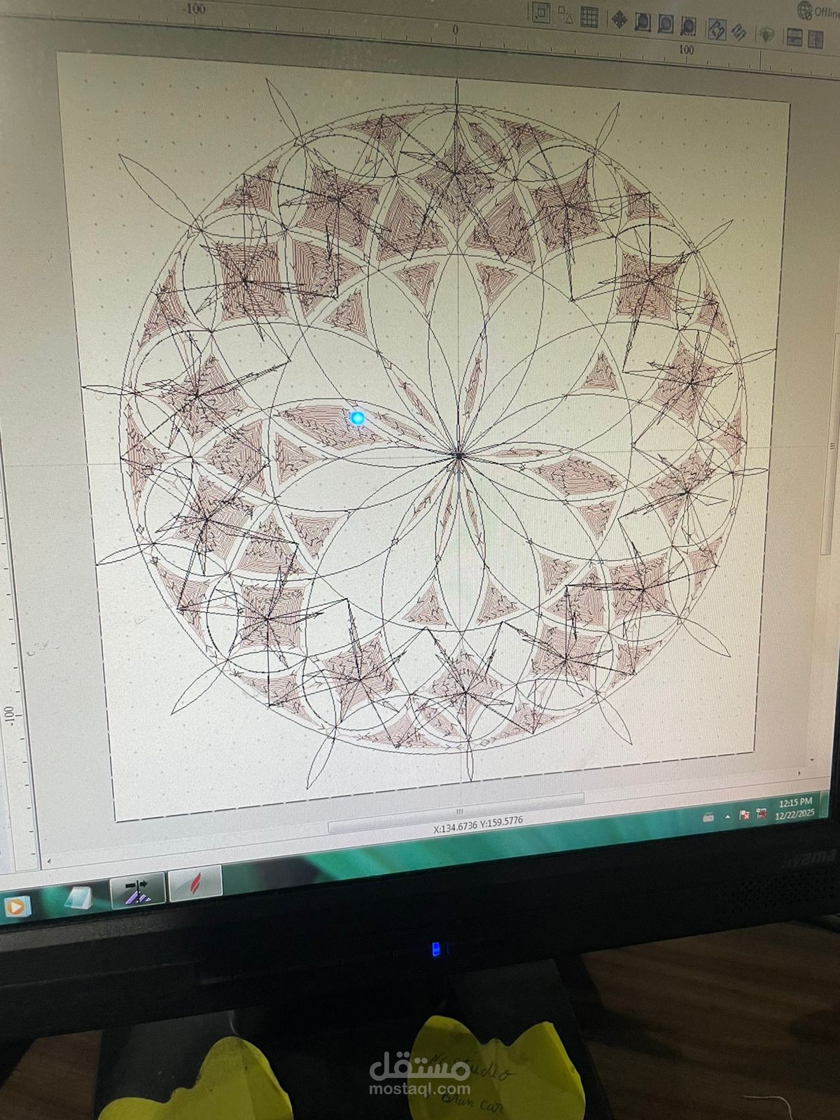 تصميم زخرفة هندسية دائرية CNC