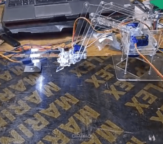 مظام ذكي لفرز المنتجات حسب اللون