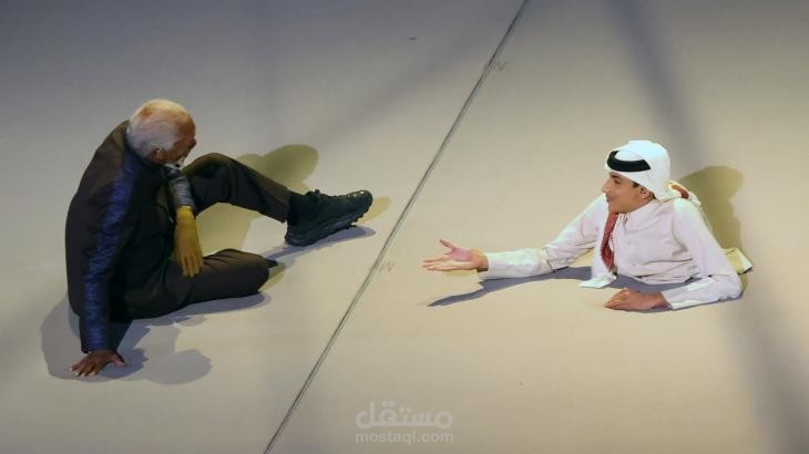 متلازمة التراجع الذيلي المصاب بها مقدم حفل افتتاح كأس العالم